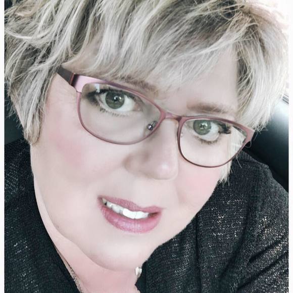 Meet your Posher, Kim - Picture 1 of 1